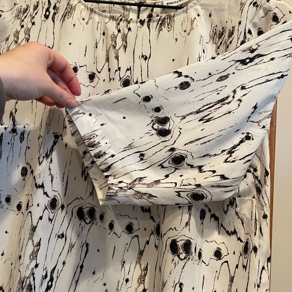 DKNYC SZ S White and Black Birch Bark Blouse! - Picture 6 of 14